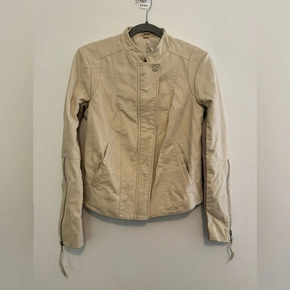 Free People Cool & Clean Vegan Leather Moto Jacket Cream Size 6 Wool Blend - Picture 1 of 11